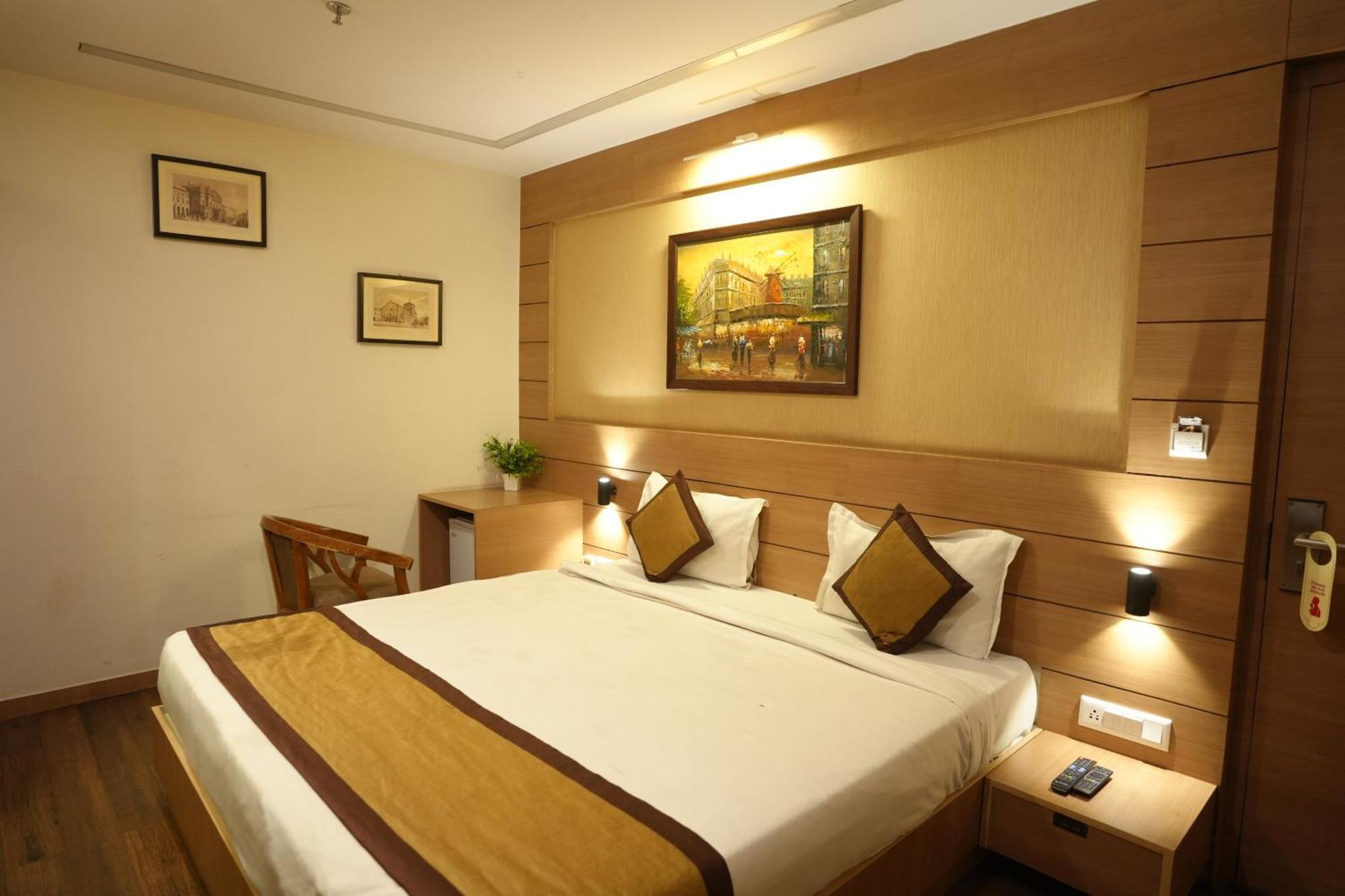 Hotel Silkhouse Premier Danapur Exterior photo