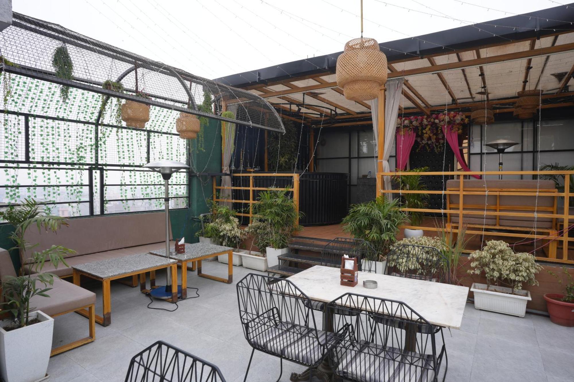 Hotel Silkhouse Premier Danapur Exterior photo