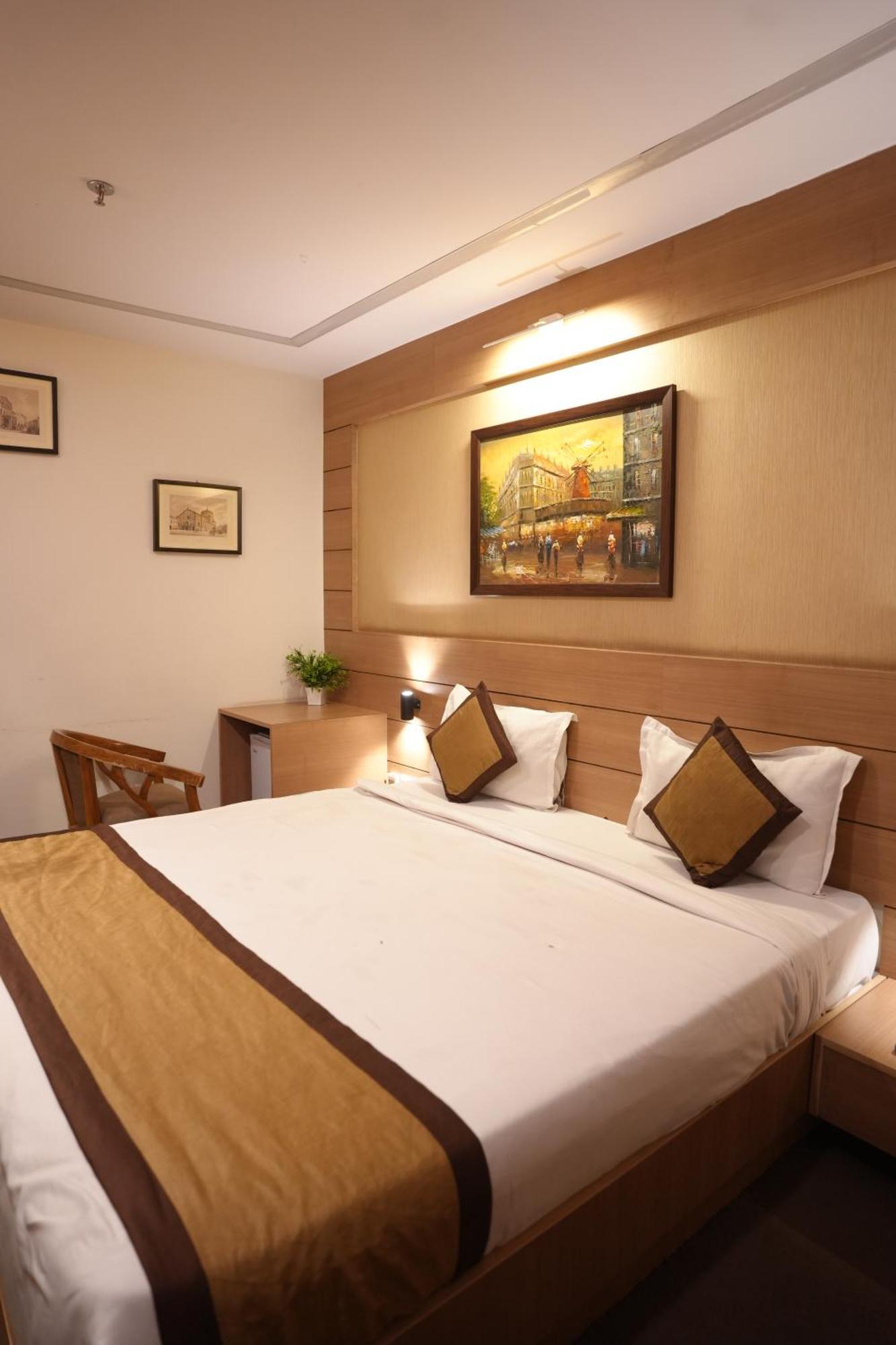 Hotel Silkhouse Premier Danapur Exterior photo